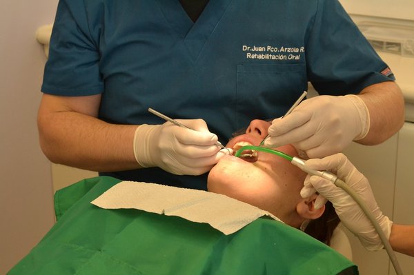 Dentiste suisse : soins dentaires d'excellence à genève